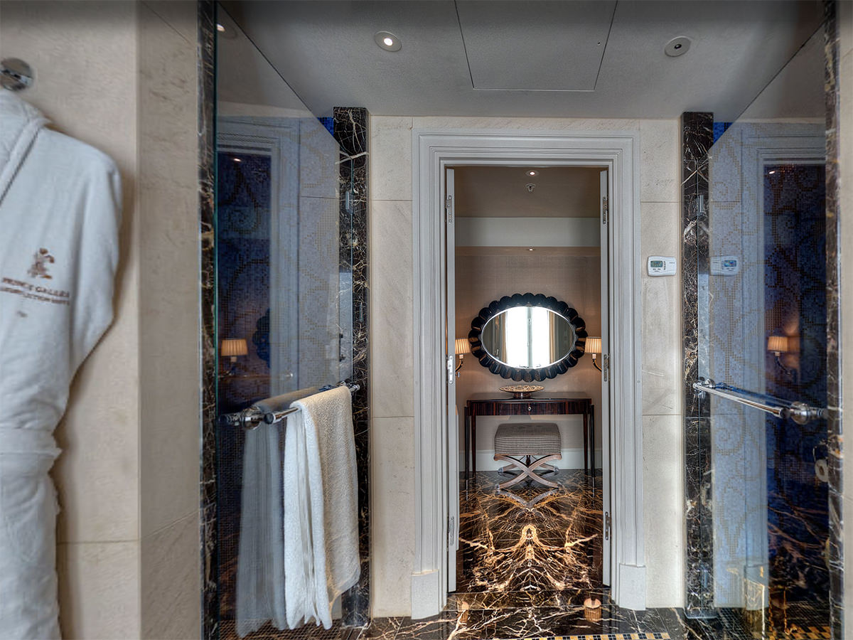 Visite virtuelle Hôtel Prince de Galles Paris